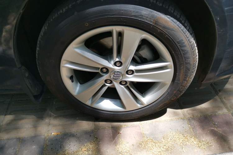 Used Buick Regal 2019 20T Elite Version China VI Standard Right Front Wheel Hub