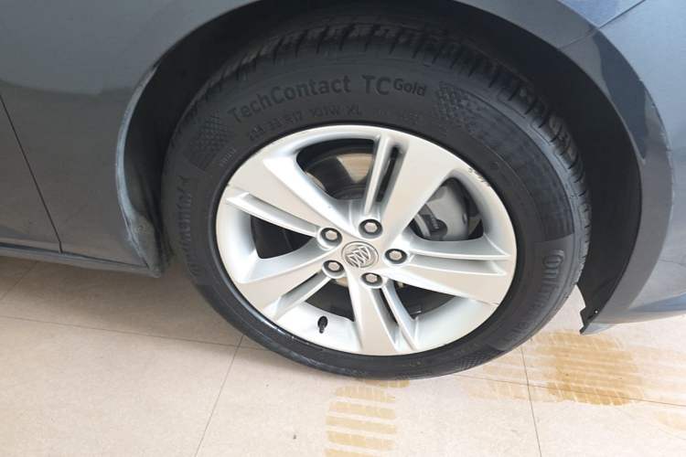 Used Buick Regal 2019 20T Elite Version China VI Standard Right Front Wheel Hub