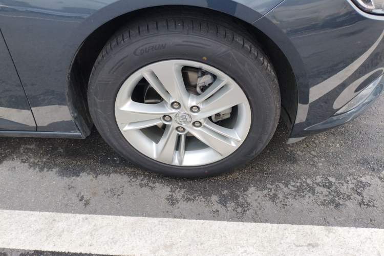 Used Buick Regal 2019 20T Elite Version China VI Standard Right Front Wheel Hub