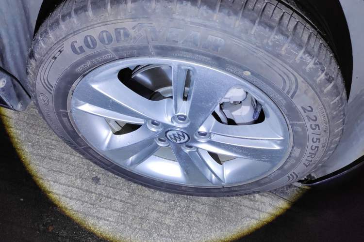Used Buick Regal 2019 20T Elite Version China VI Standard Right Front Wheel Hub