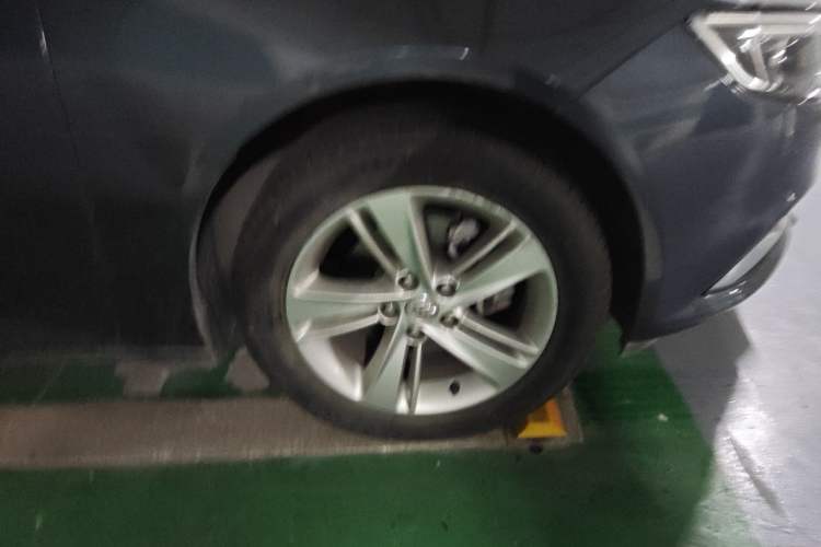 Used Buick Regal 2019 20T Elite Version China VI Standard Right Front Wheel Hub