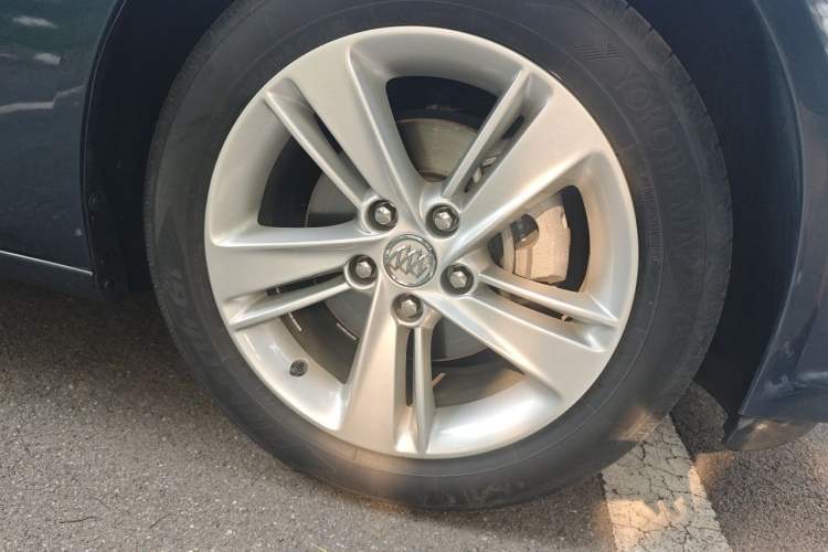 Used Buick Regal 2019 20T Elite Version China VI Standard Right Front Wheel Hub
