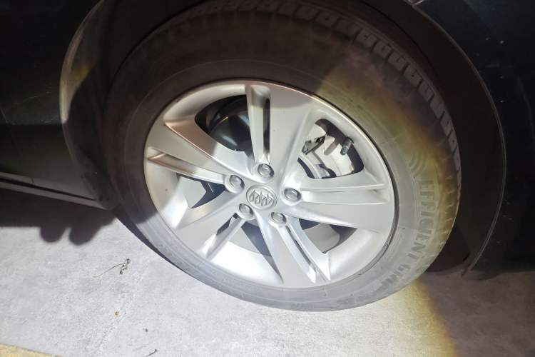 Used Buick Regal 2019 20T Elite Version China VI Standard Right Front Wheel Hub