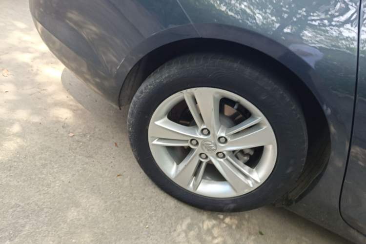 Used Buick Regal 2019 20T Elite Version China VI Standard Right Rear Wheel Hub