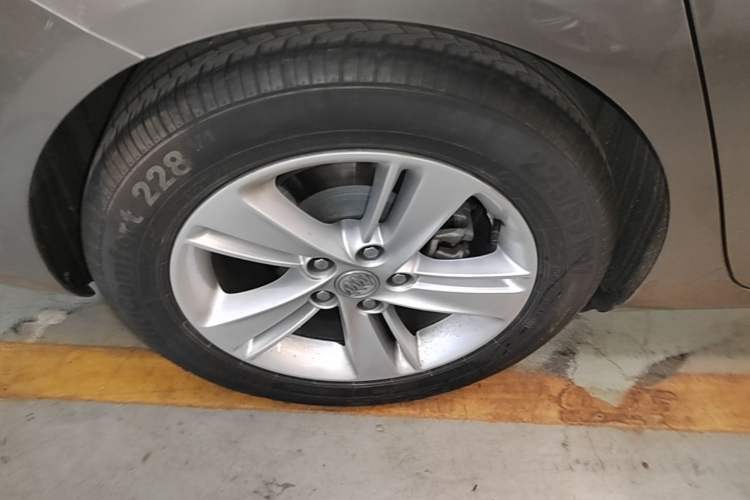 Used Buick Regal 2019 20T Elite Version China VI Standard Right Rear Wheel Hub