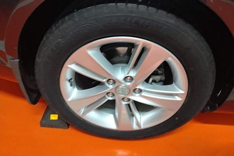 Used Buick Regal 2019 20T Elite Version China VI Standard Right Rear Wheel Hub