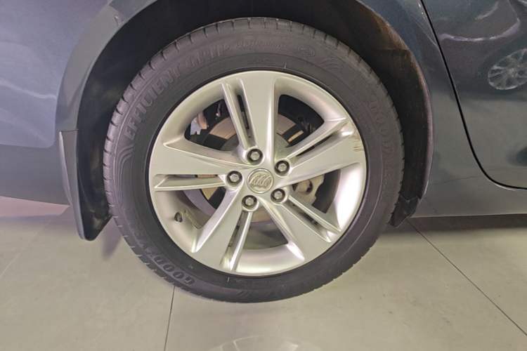 Used Buick Regal 2019 20T Elite Version China VI Standard Right Rear Wheel Hub