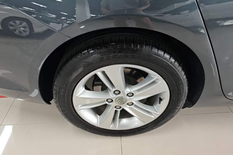 Used Buick Regal 2019 20T Elite Version China VI Standard Right Rear Wheel Hub
