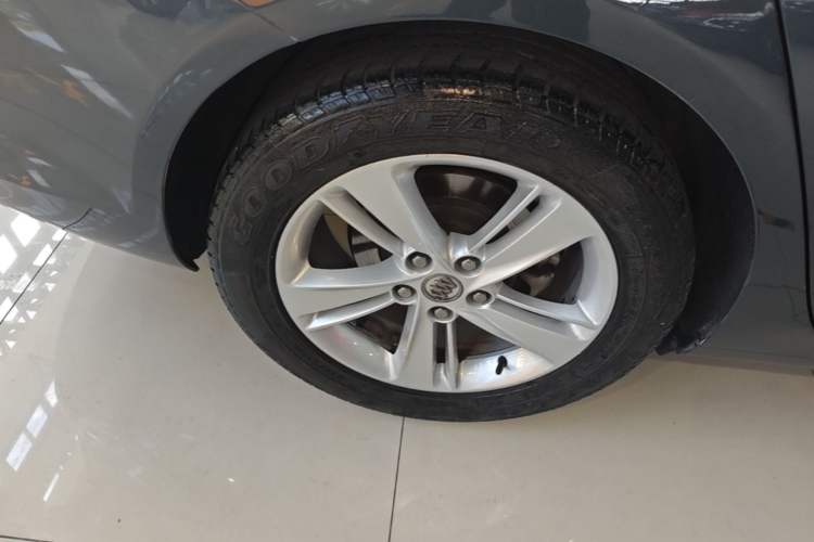 Used Buick Regal 2019 20T Elite Version China VI Standard Right Rear Wheel Hub
