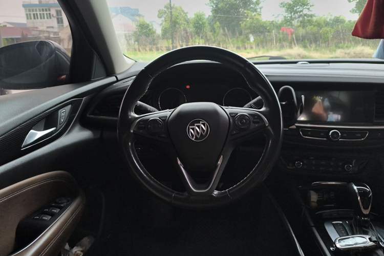 Used Buick Regal 2019 28T Luxury Edition China VI Steering Wheel