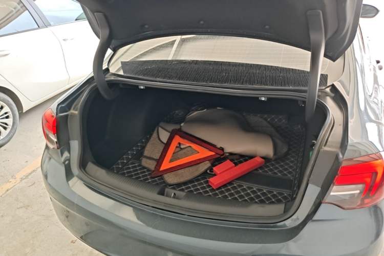 Used Buick Regal 2019 20T Elite Version China VI Standard Trunk