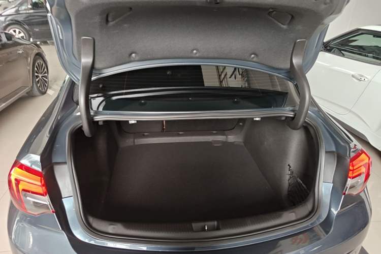 Used Buick Regal 2019 20T Elite Version China VI Standard Trunk
