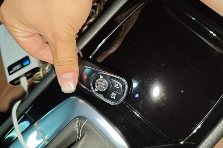 Used Buick Regal 2019 20T Elite Version China VI Standard Vehicle Key