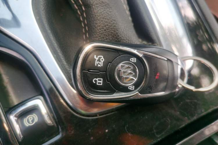 Used Buick Regal 2019 Revised 20T Luxury Version China VI Standard Vehicle Key