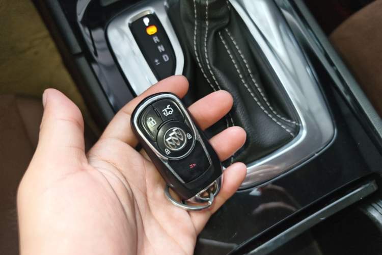 Used Buick Regal 2019 20T Elite Version China VI Standard Vehicle Key