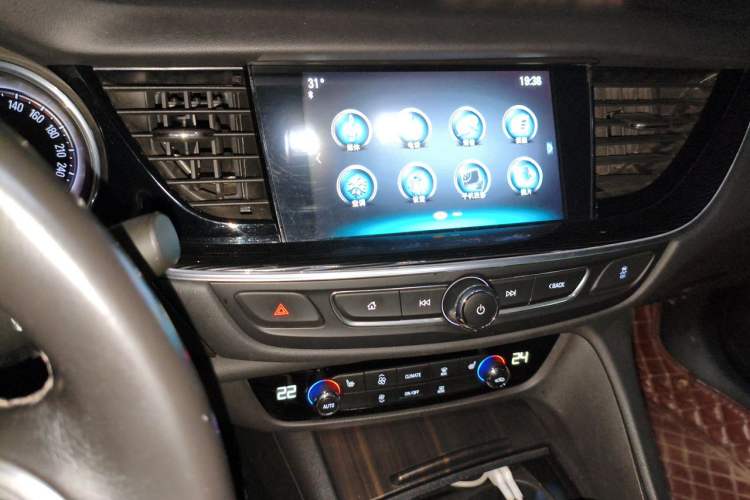 Used Buick Regal 2019 20T Elite Version China VI Standard Audio And AC Panel