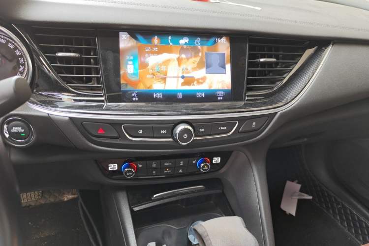 Used Buick Regal 2019 20T Elite Version China VI Standard Audio And AC Panel