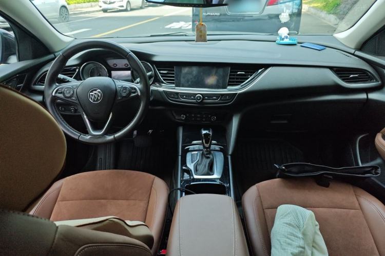 Used Buick Regal 2019 20T Luxury Model China VI Standard Center Console