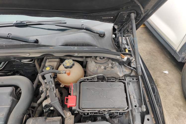Used Buick Regal 2019 20T Elite Version China VI Standard Engine Bay Left