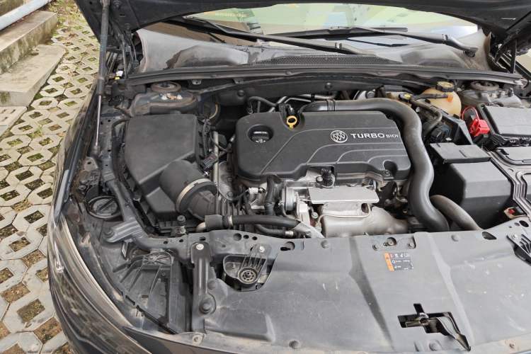 Used Buick Regal 2019 20T Elite Version China VI Standard Engine Bay Right