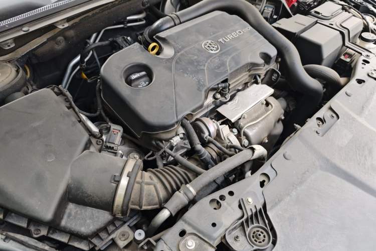 Used Buick Regal 2019 20T Luxury Model China VI Standard Engine Bay Right