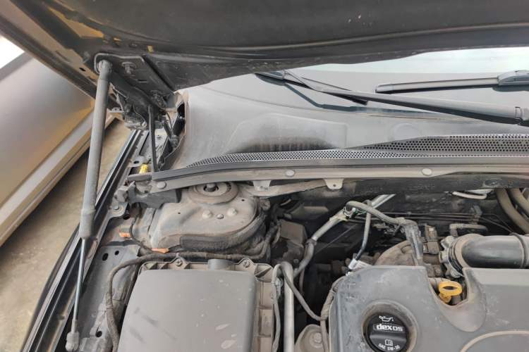 Used Buick Regal 2019 20T Elite Version China VI Standard Engine Bay Right