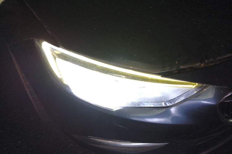 Used Buick Regal 2019 20T Elite Version China VI Standard Right Front Headlight