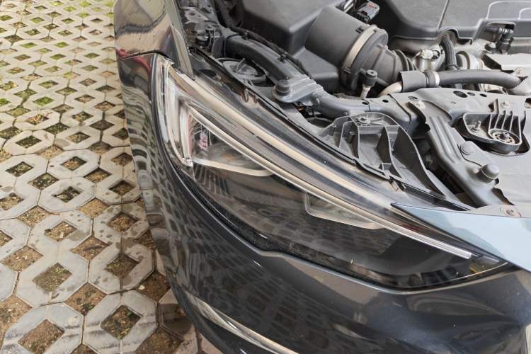 Used Buick Regal 2019 20T Elite Version China VI Standard Right Front Headlight