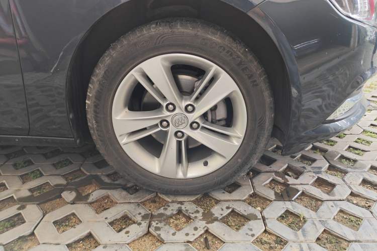 Used Buick Regal 2019 20T Elite Version China VI Standard Right Front Wheel Hub