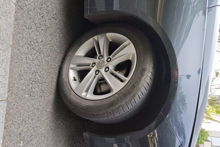Used Buick Regal 2019 20T Luxury Model China VI Standard Right Front Wheel Hub