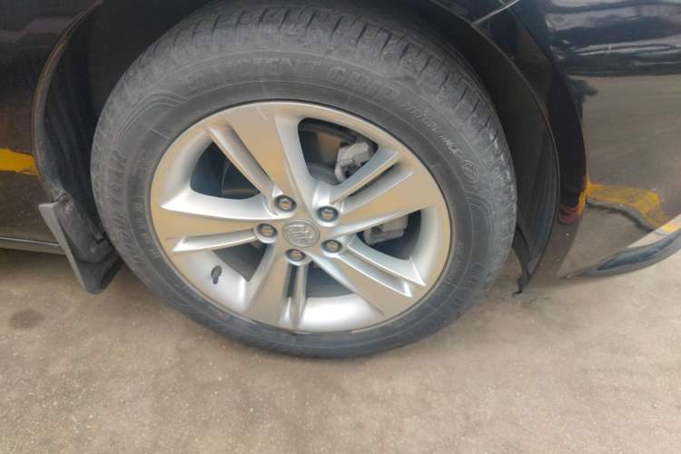 Used Buick Regal 2019 20T Elite Version China VI Standard Right Front Wheel Hub