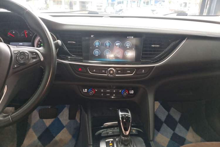 Used Buick Regal 2019 20T Elite Version China VI Standard Audio And AC Panel