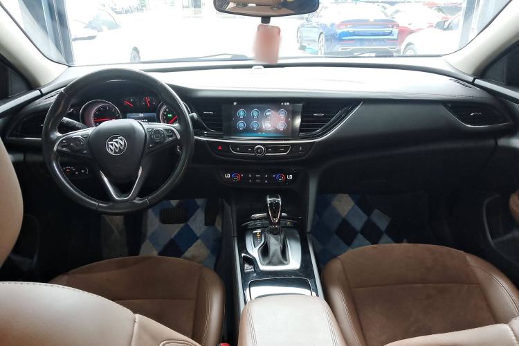 Used Buick Regal 2019 20T Elite Version China VI Standard Center Console