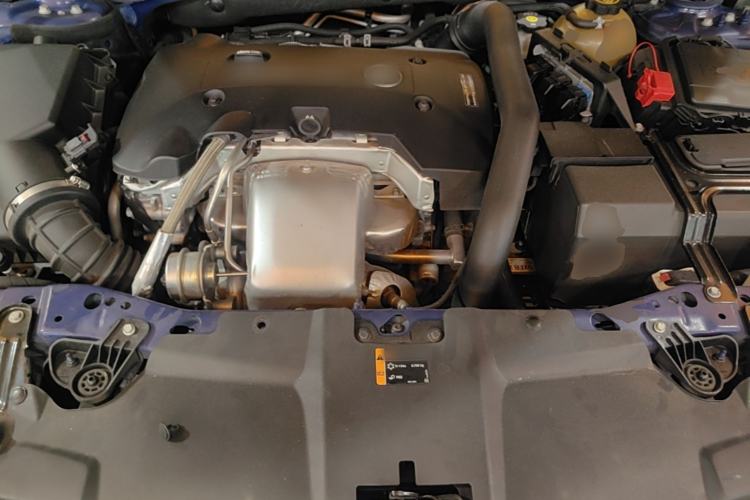 Used Buick Regal 2019 GS 28T Prestige Model China VI Standard Engine Bay