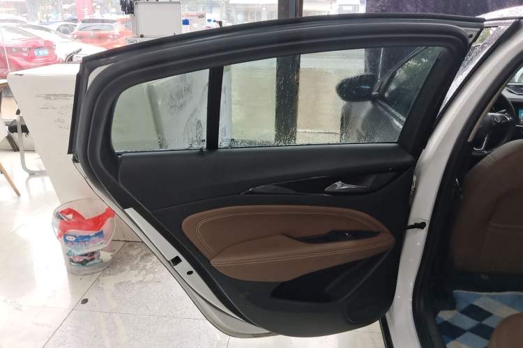Used Buick Regal 2019 20T Elite Version China VI Standard Left Rear Door Interior
