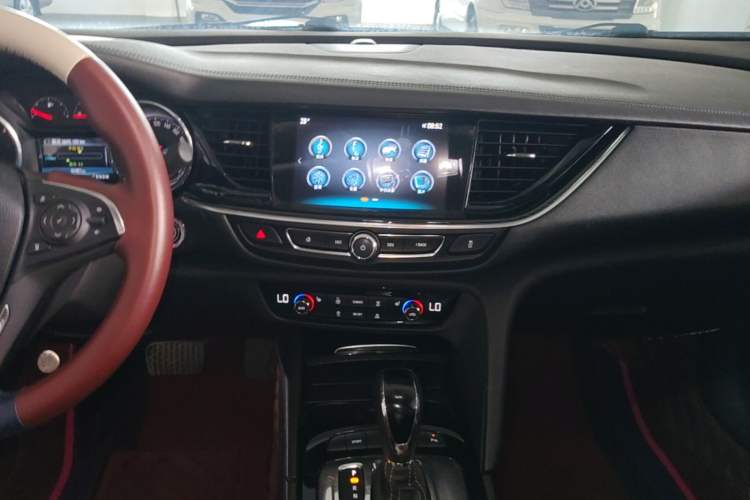Used Buick Regal 2019 20T Elite Version China VI Standard Audio And AC Panel