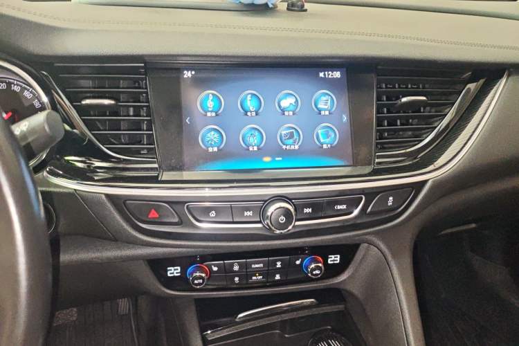 Used Buick Regal 2019 20T Luxury Model China VI Standard Audio And AC Panel