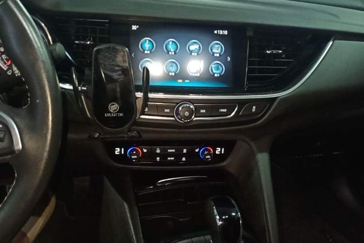 Used Buick Regal 2019 20T Elite Version China VI Standard Audio And AC Panel