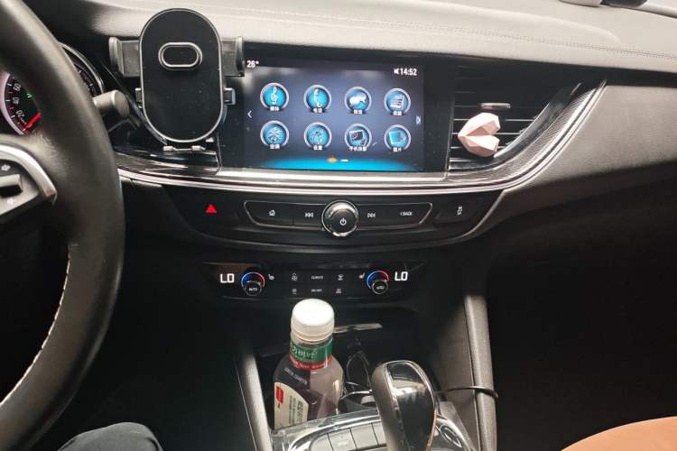 Used Buick Regal 2019 20T Luxury Model China VI Standard Audio And AC Panel