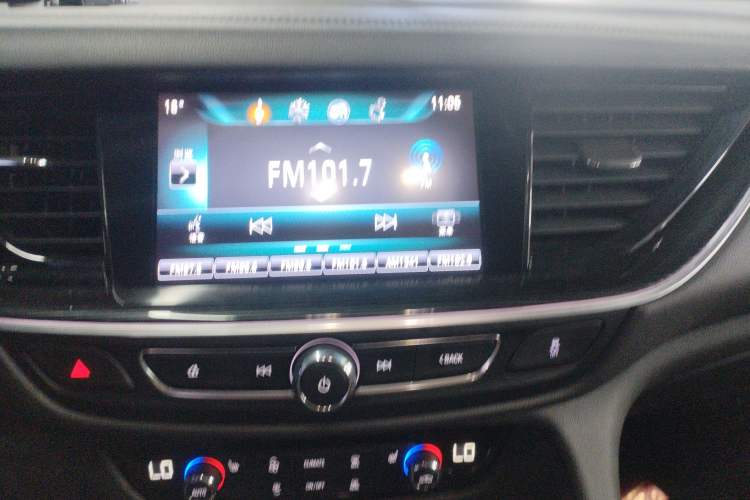 Used Buick Regal 2019 20T Elite Version China VI Standard Audio And AC Panel