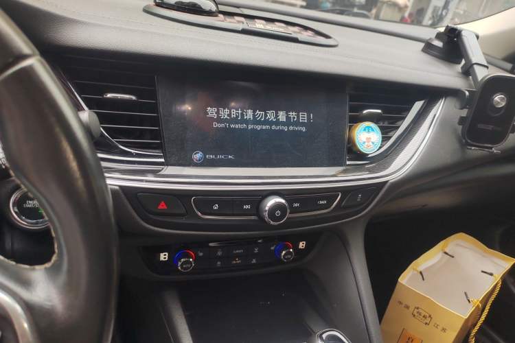 Used Buick Regal 2019 20T Luxury Model China V Standard Audio And AC Panel