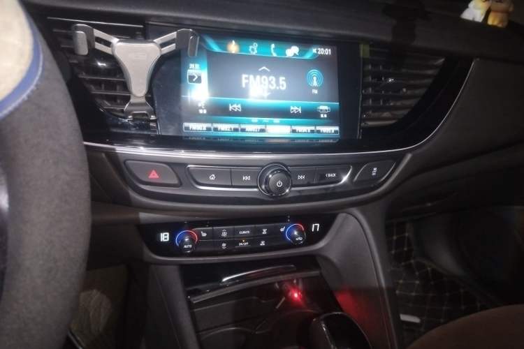 Used Buick Regal 2019 20T Elite Version China V Standard Audio And AC Panel
