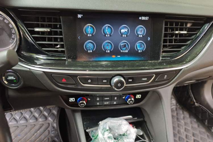 Used Buick Regal 2019 20T Elite Version China VI Standard Audio And AC Panel