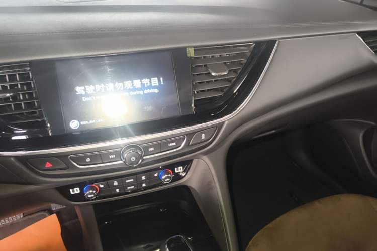 Used Buick Regal 2019 20T Elite Version China VI Standard Audio And AC Panel