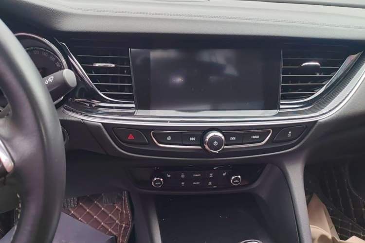 Used Buick Regal 2019 20T Elite Version China VI Standard Audio And AC Panel