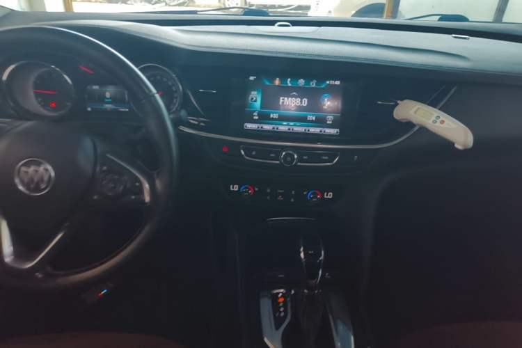 Used Buick Regal 2019 20T Elite Version China V Standard Audio And AC Panel