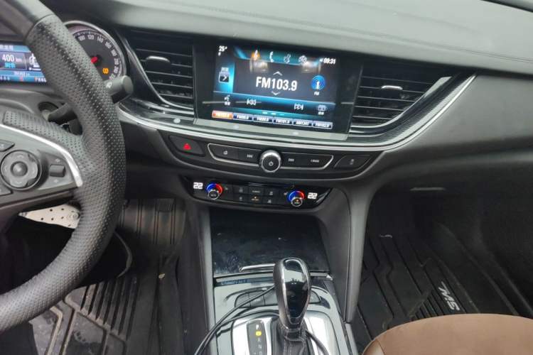 Used Buick Regal 2019 20T Elite Version China VI Standard Audio And AC Panel