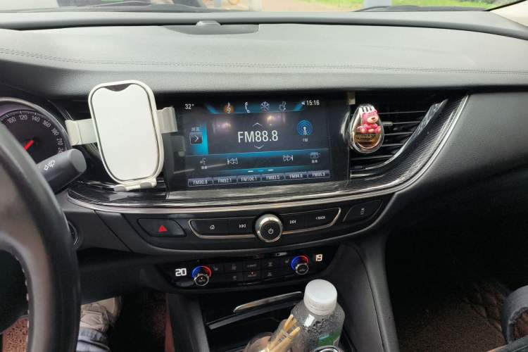 Used Buick Regal 2019 20T Elite Version China VI Standard Audio And AC Panel