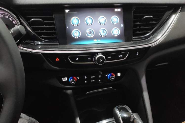 Used Buick Regal 2019 20T Elite Version China V Standard Audio And AC Panel