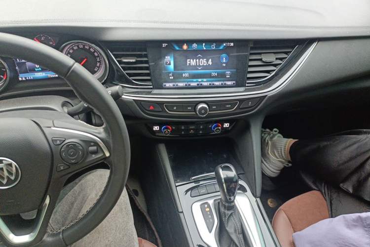 Used Buick Regal 2019 20T Elite Version China VI Standard Audio And AC Panel